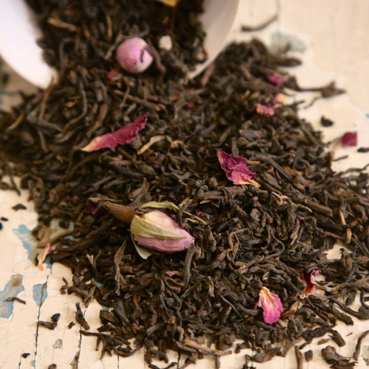 Herbata czarna Pu Erh z pąkami i płatkami róży - 50g